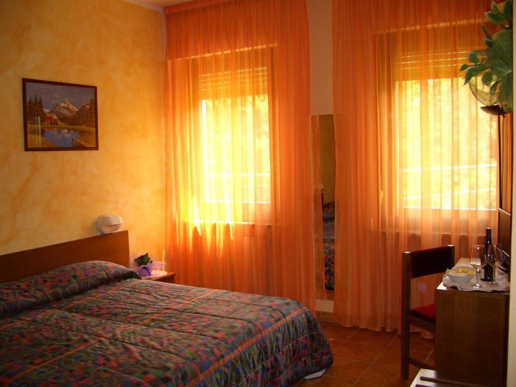 Hotel Sarre Exterior foto