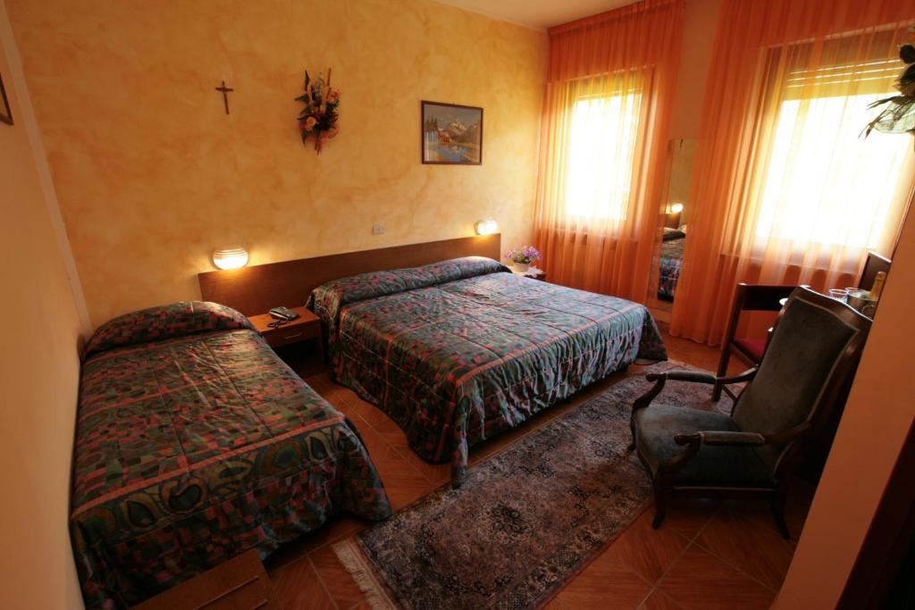 Hotel Sarre Habitación foto