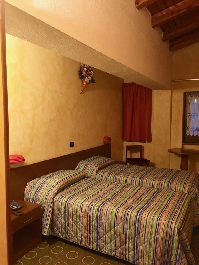 Hotel Sarre Exterior foto